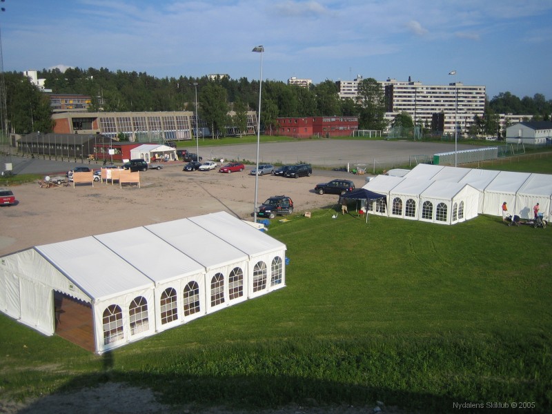 0.10_GAUTE_IMG_0221 Teltene har kommet p� plass