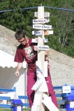 3.07_SNORRE_P6266062 Arenasjef �ystein pusser p� skiltingen